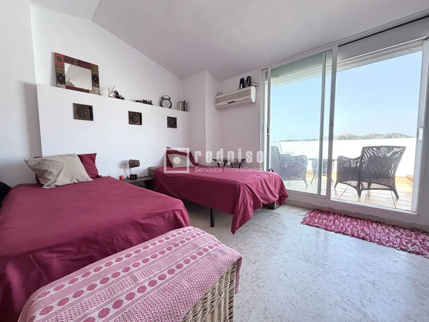 Habitación de Casa o chalet en venta en Rincón de la Victoria con Aire acondicionado, Terraza y Amueblado