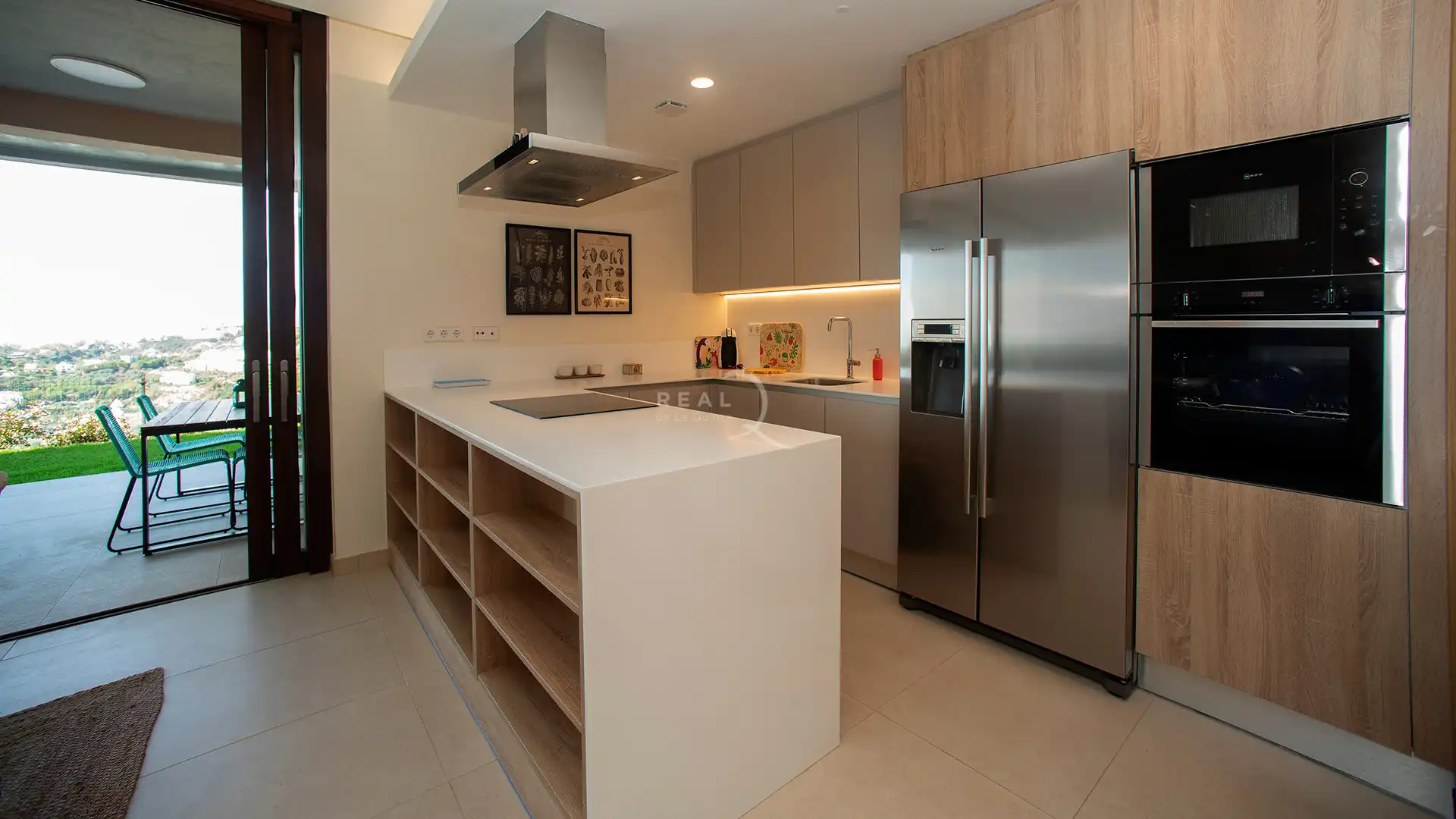 Cocina de Piso de alquiler en Benahavís con Aire acondicionado, Calefacción y Jardín privado