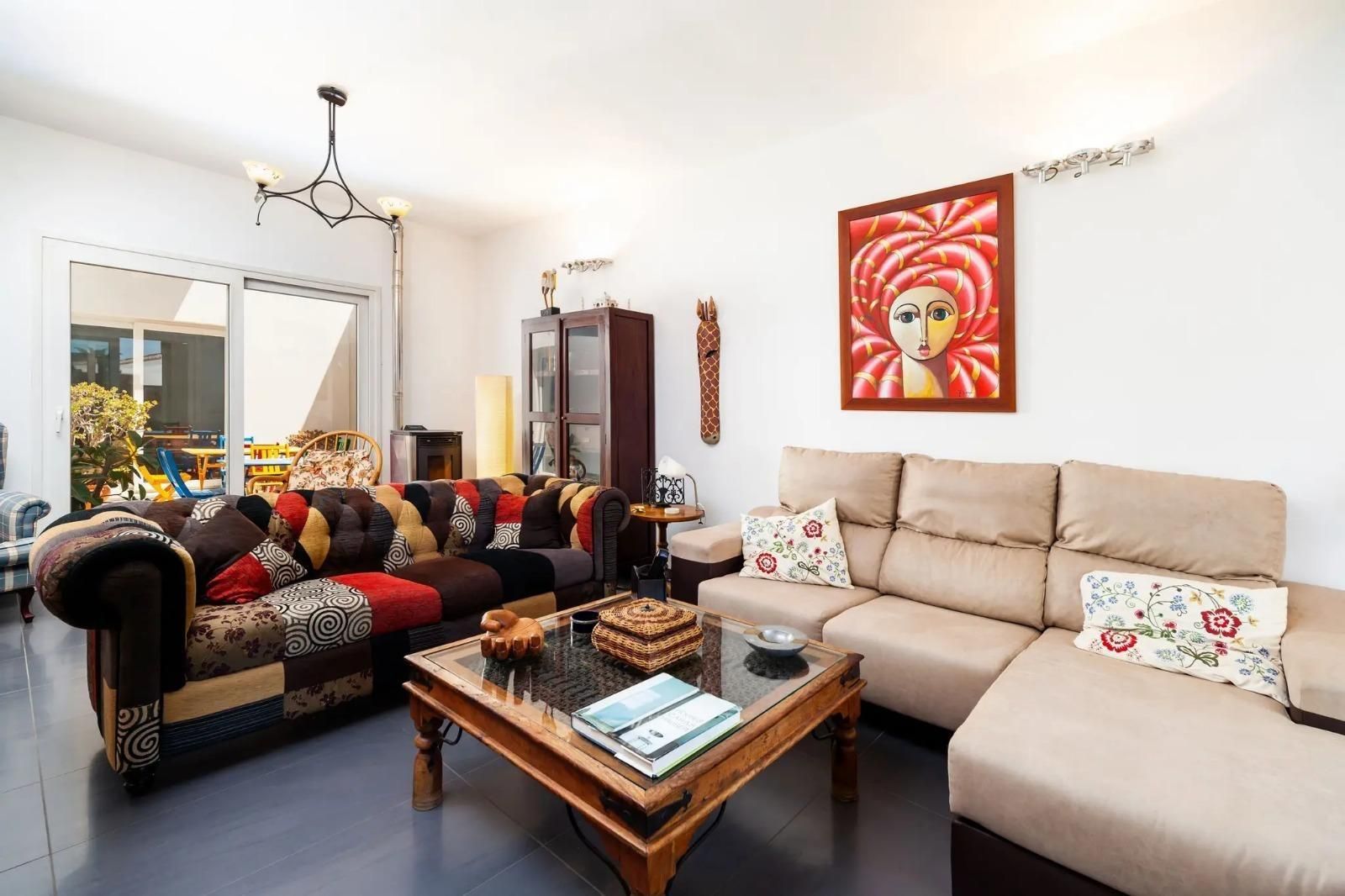 Sala d'estar de Casa o xalet en venda en Chiclana de la Frontera amb Aire condicionat, Jardí privat i Terrassa