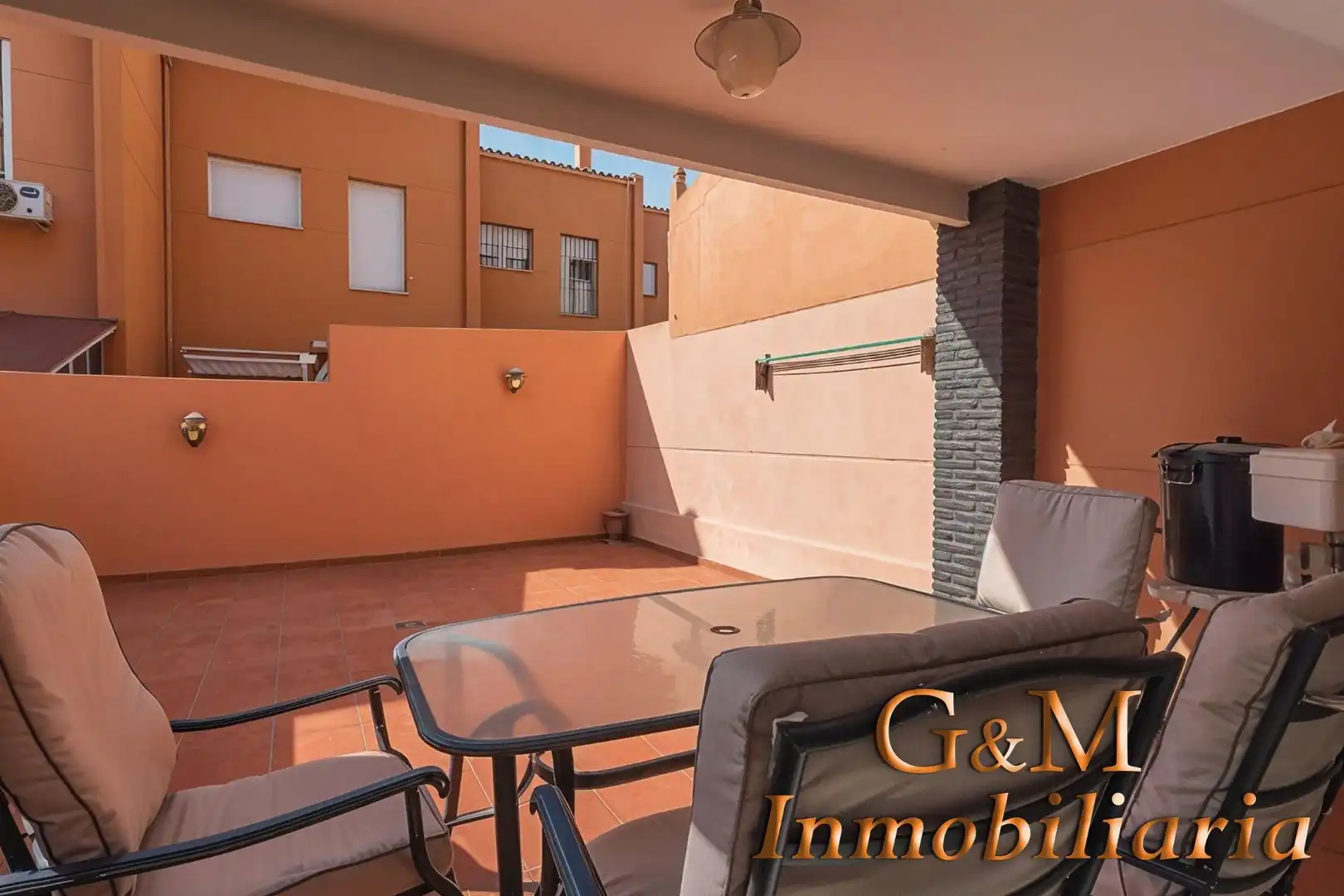 Terrassa de Casa adosada en venda en Benalmádena amb Terrassa, Traster i Piscina comunitària