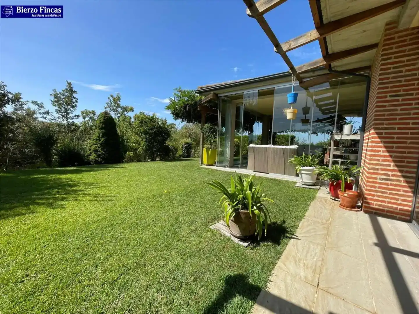 Jardí de Pis en venda en Valverde de la Virgen amb Jardí privat, Parquet i Traster