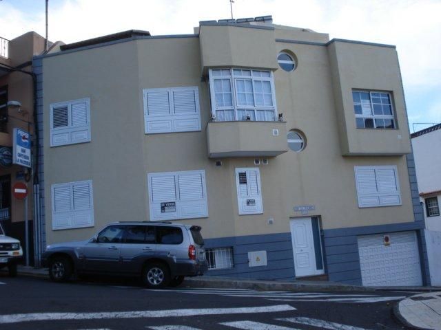 Vista exterior de Pis en venda en La Orotava