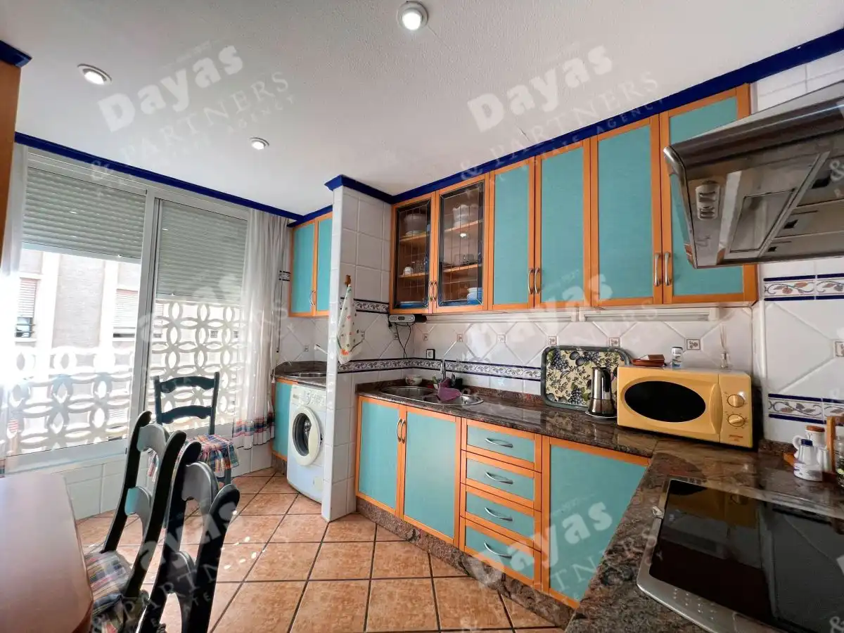 Kitchen of Flat for sale in Torrevieja  with Terrace and Furnished