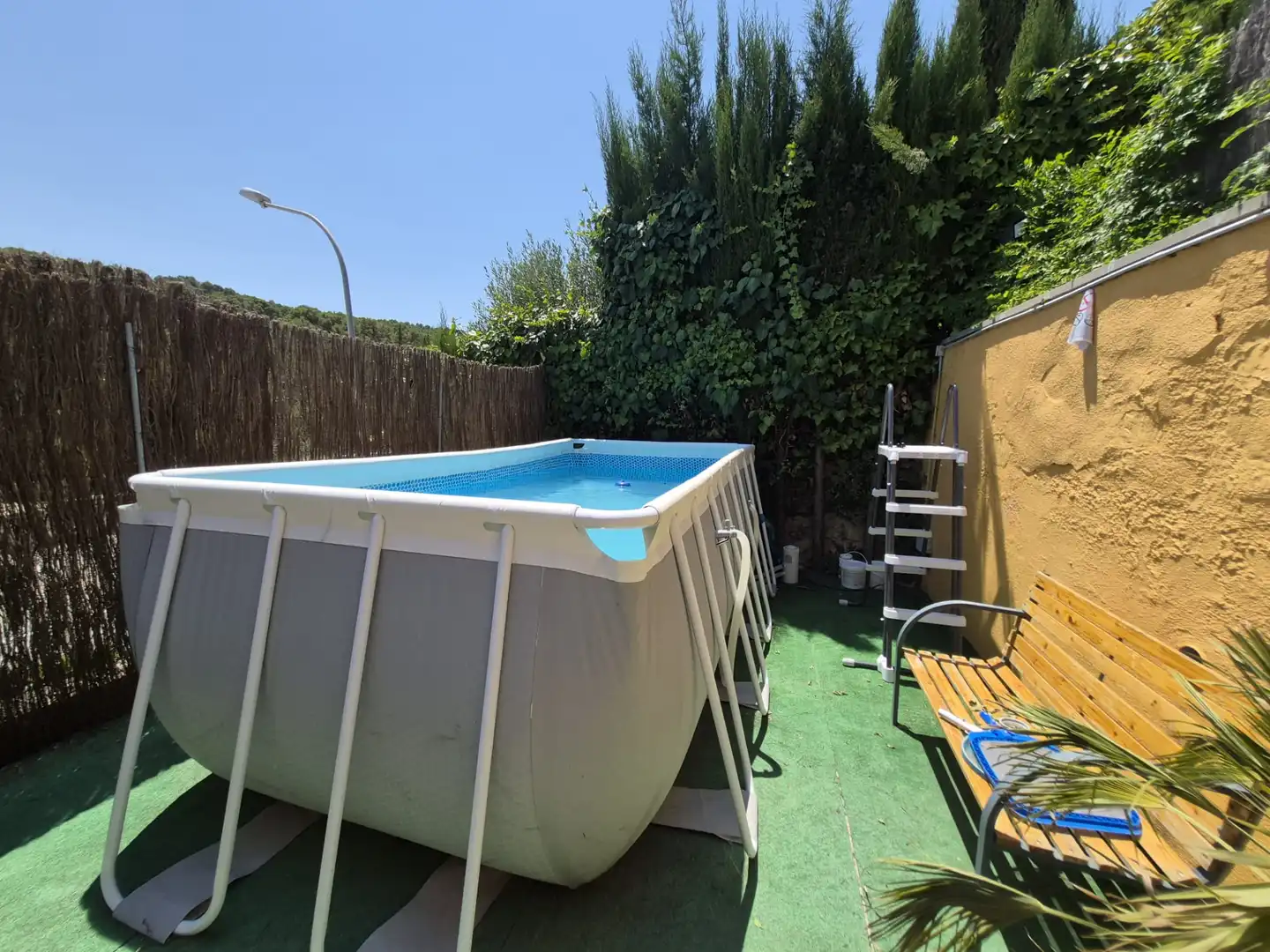 Piscina de Casa o chalet de alquiler en La Llacuna con Aire acondicionado, Calefacción y Jardín privado