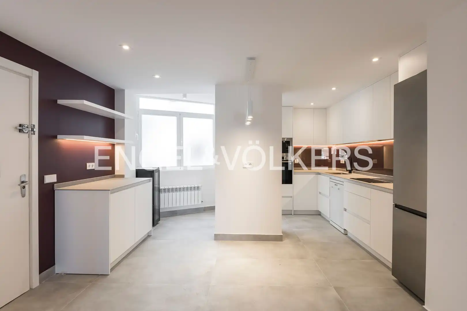 Kitchen of Flat for rent in Madrid  with Air Conditioner, Heating and Parquet flooring