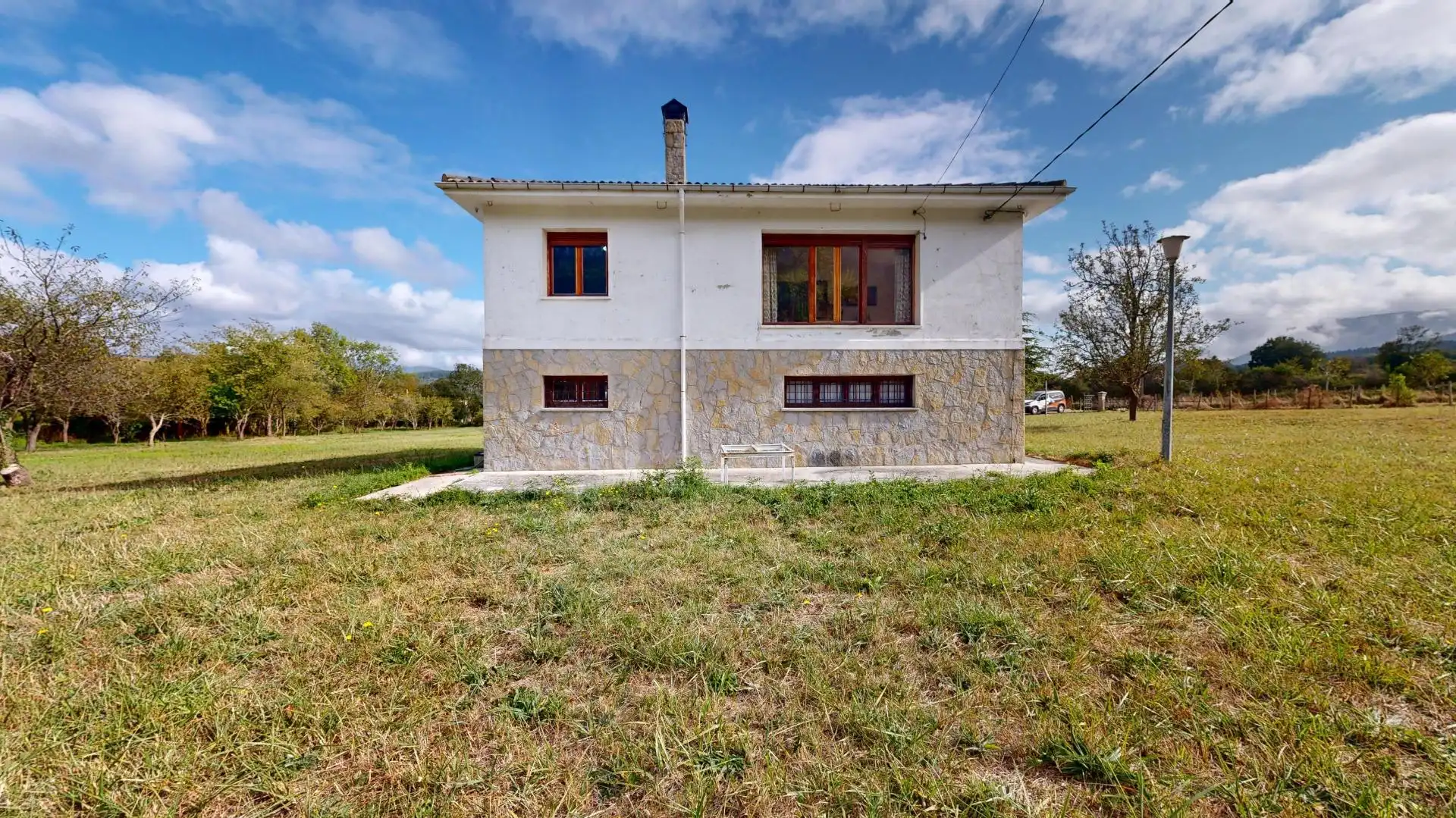 Vista exterior de Casa o xalet en venda en Valle de Mena amb Calefacció, Jardí privat i Terrassa
