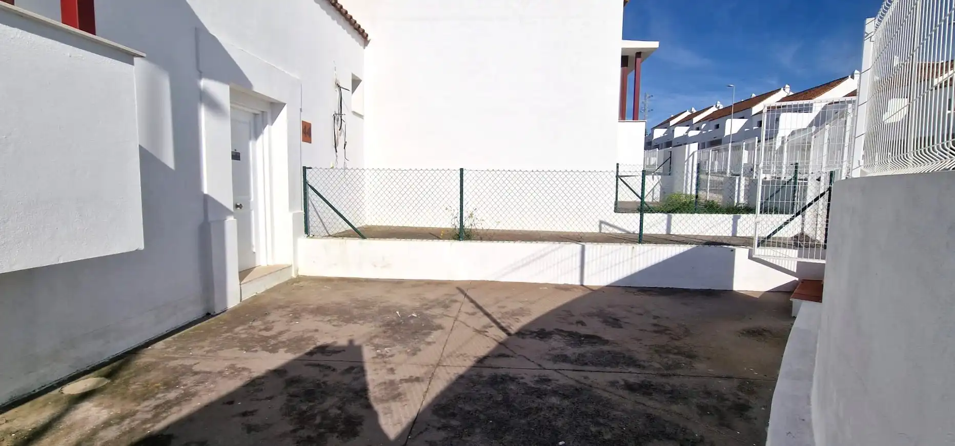 Außenansicht von Einfamilien-Reihenhaus zum Verkauf in Cártama mit Privatgarten und Terrasse