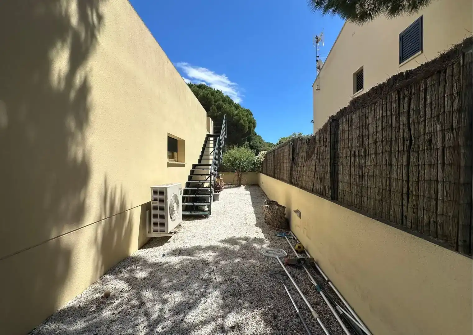 Vista exterior de Casa o xalet en venda en Sant Feliu de Guíxols amb Aire condicionat, Piscina i Balcó