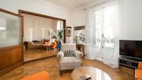 Living room of Flat for sale in  Madrid Capital  with Air Conditioner, Heating and Parquet flooring