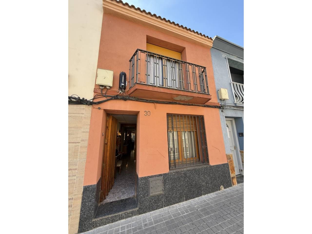 Vista exterior de Casa o xalet en venda en Barberà del Vallès amb Aire condicionat, Calefacció i Jardí privat