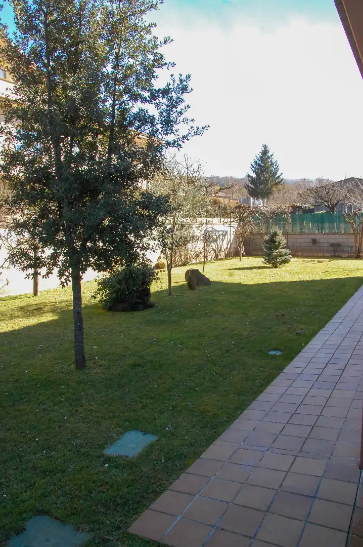 Houses for sale in Carretera Santa Pau, Olot
