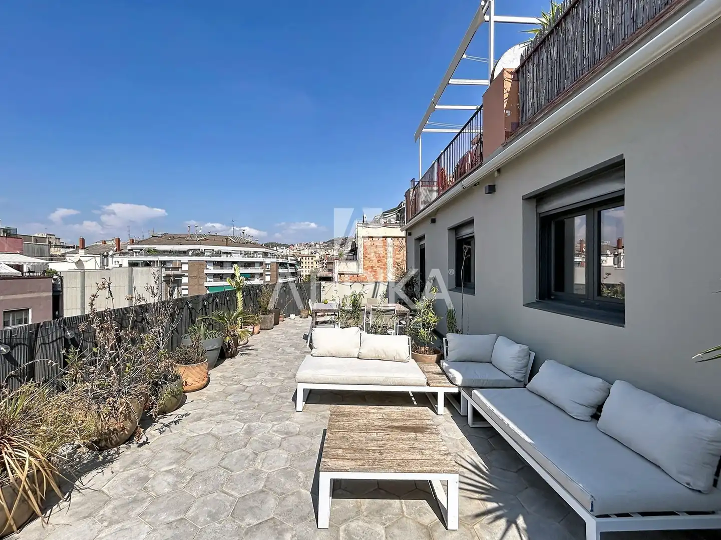 Terrasse von Dachboden zur Miete in Barcelona mit Klimaanlage, Heizung und Parkett