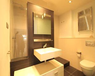 Bathroom of Flat for sale in Badalona  with Heating, Parquet flooring and Furnished