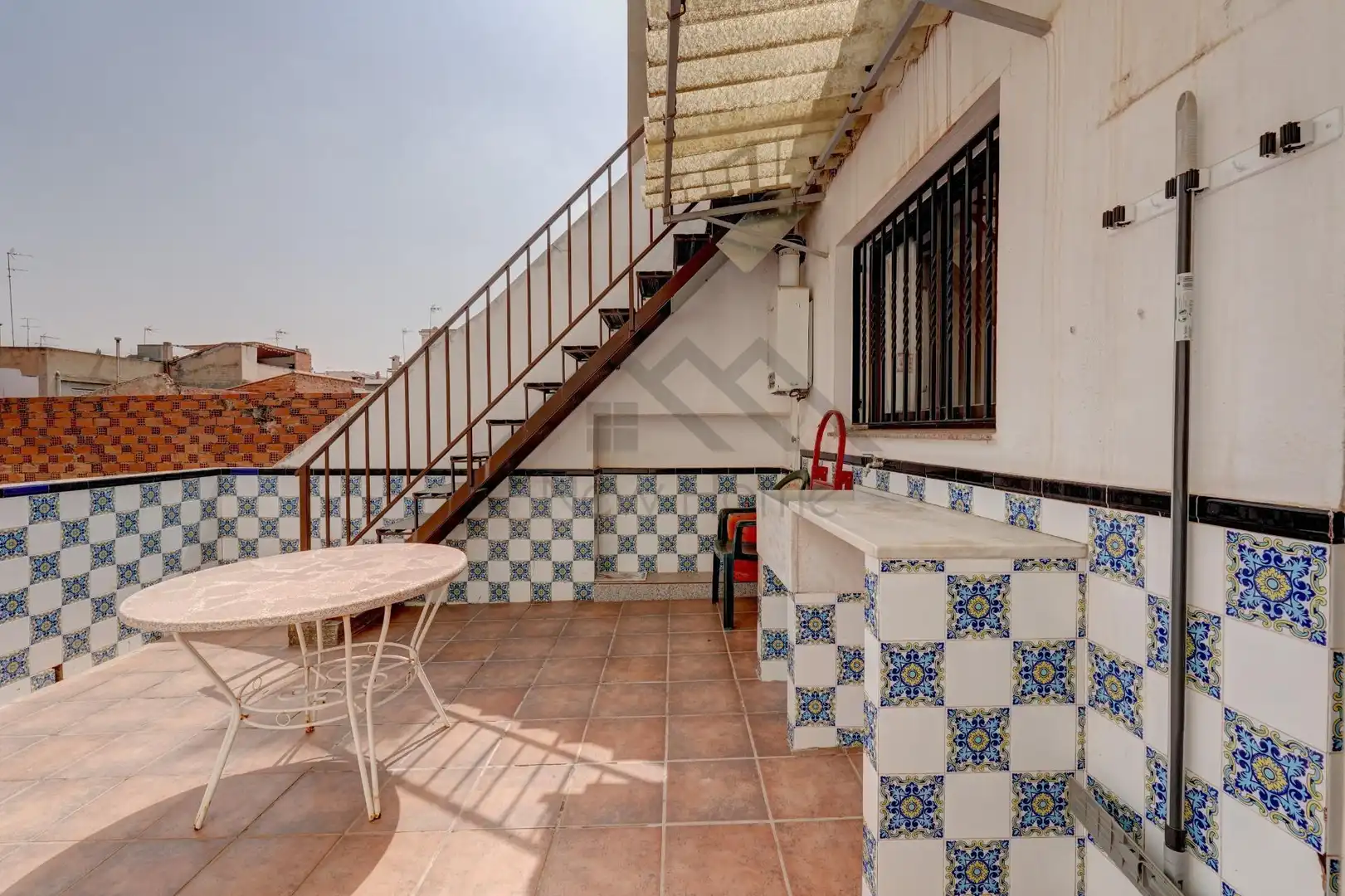 Terrassa de Casa o xalet en venda en La Pobla de Vallbona amb Terrassa i Traster