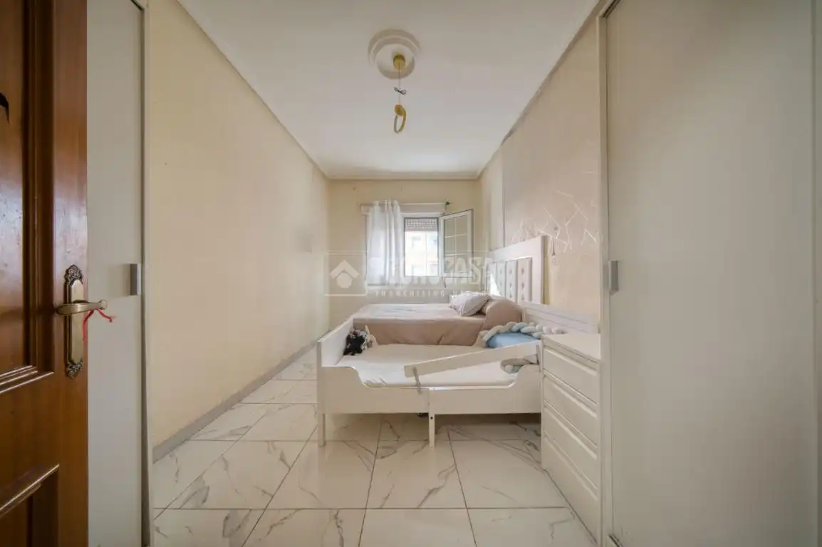 Bedroom of Flat for sale in Valladolid