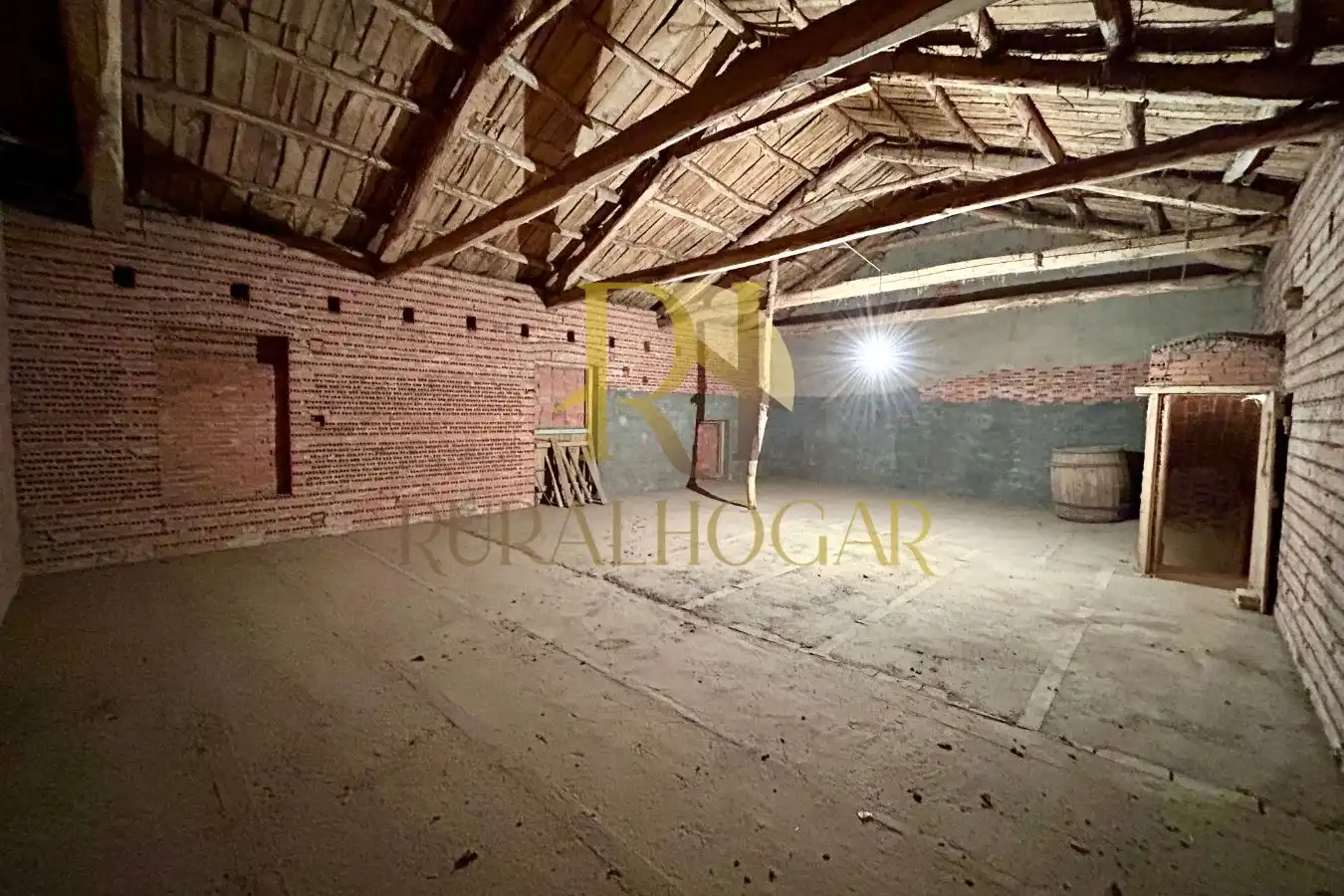Houses for sale in Villazala  with Storage room
