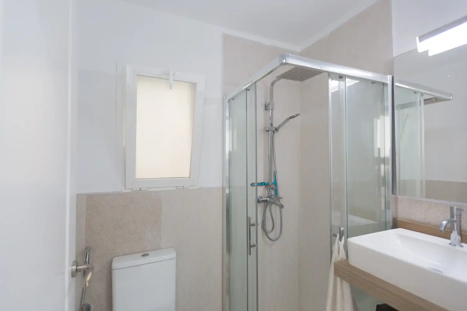 Ground floor for rent in Bello Horizonte - Lindasol