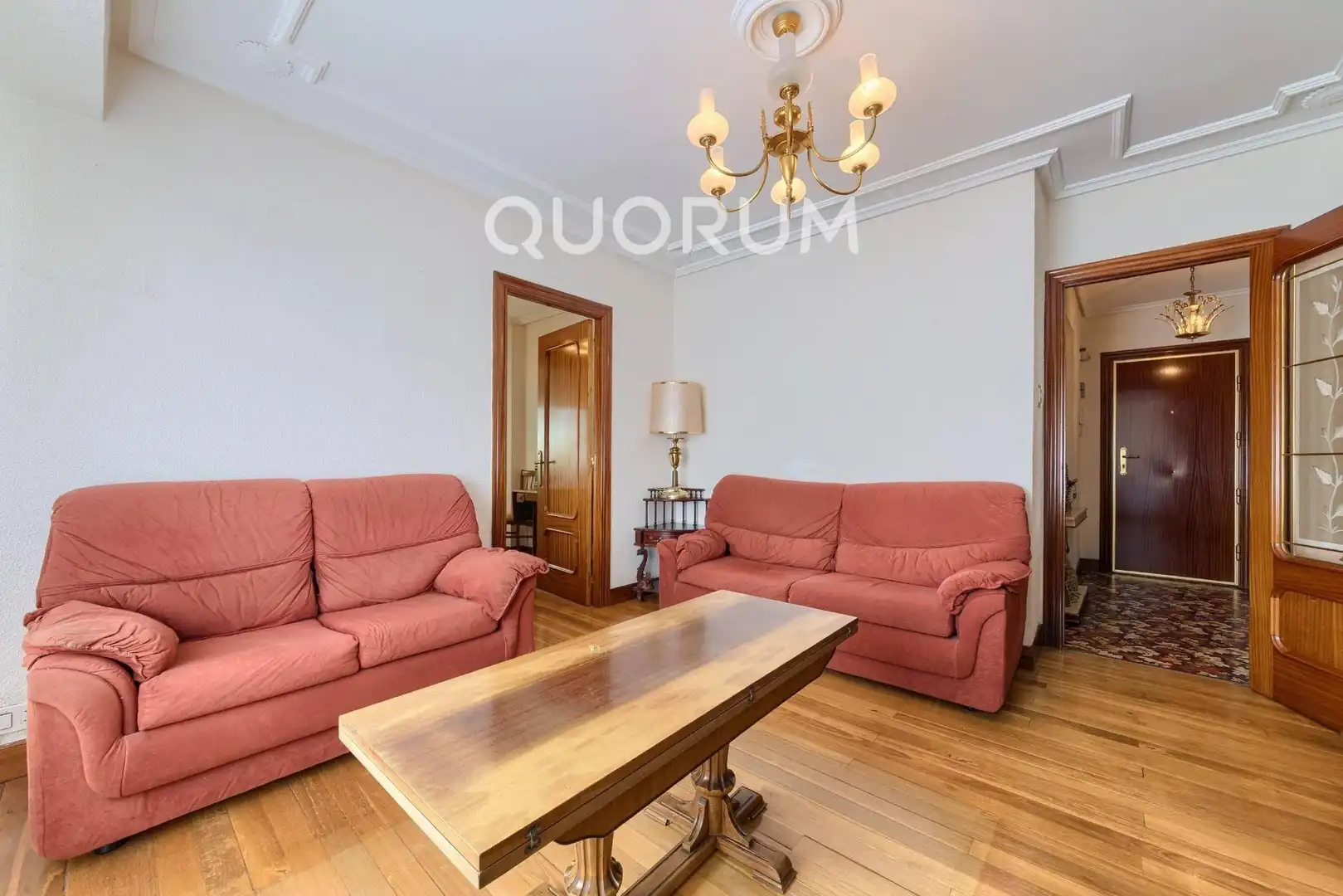 Sala d'estar de Pis en venda en Basauri  amb Balcó