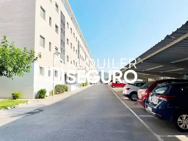 Aparcament de Pis de lloguer en Dénia amb Aire condicionat, Terrassa i Traster