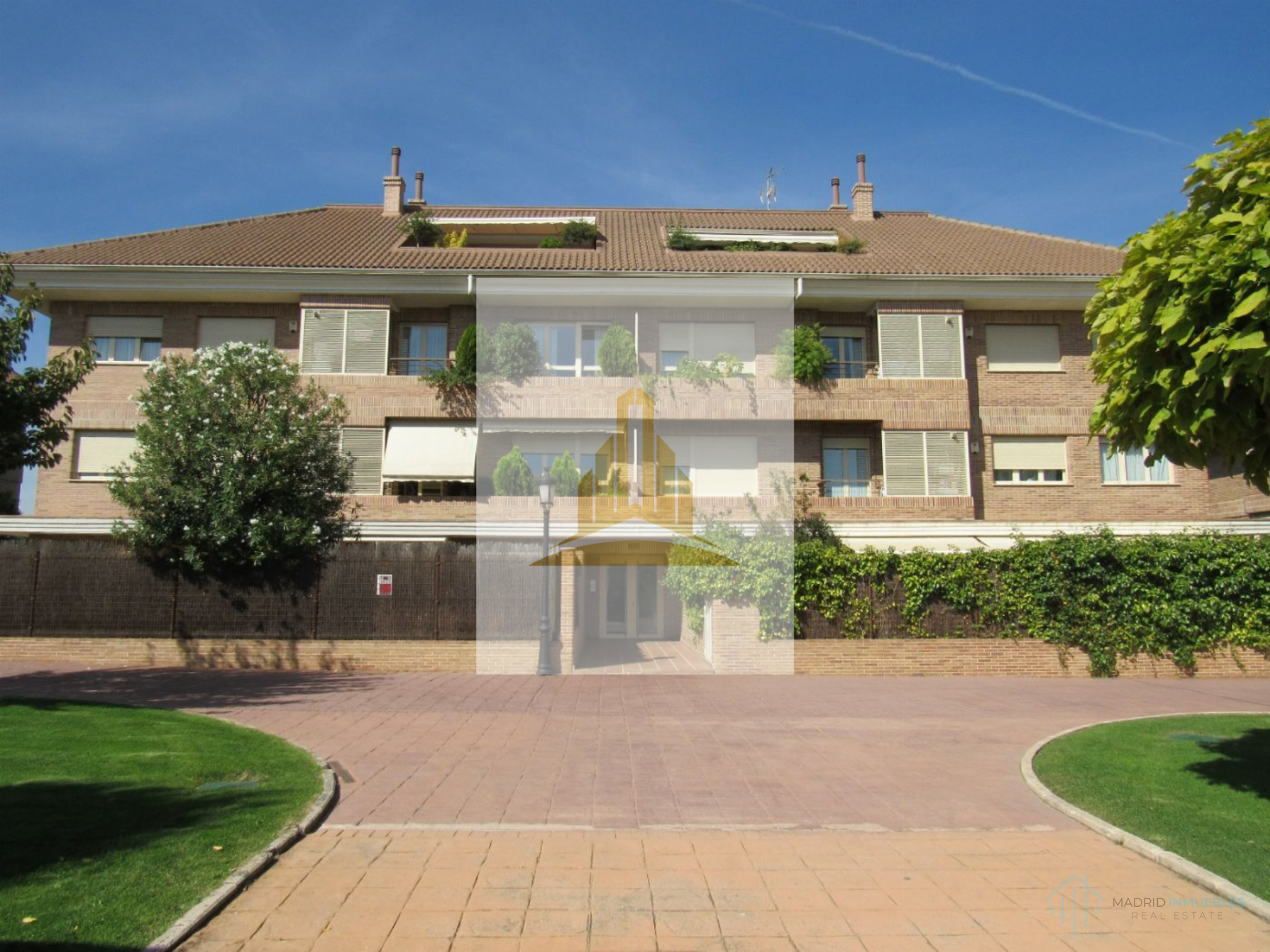 Exterior view of Flat to rent in  Madrid Capital  with Air Conditioner, Heating and Community pool