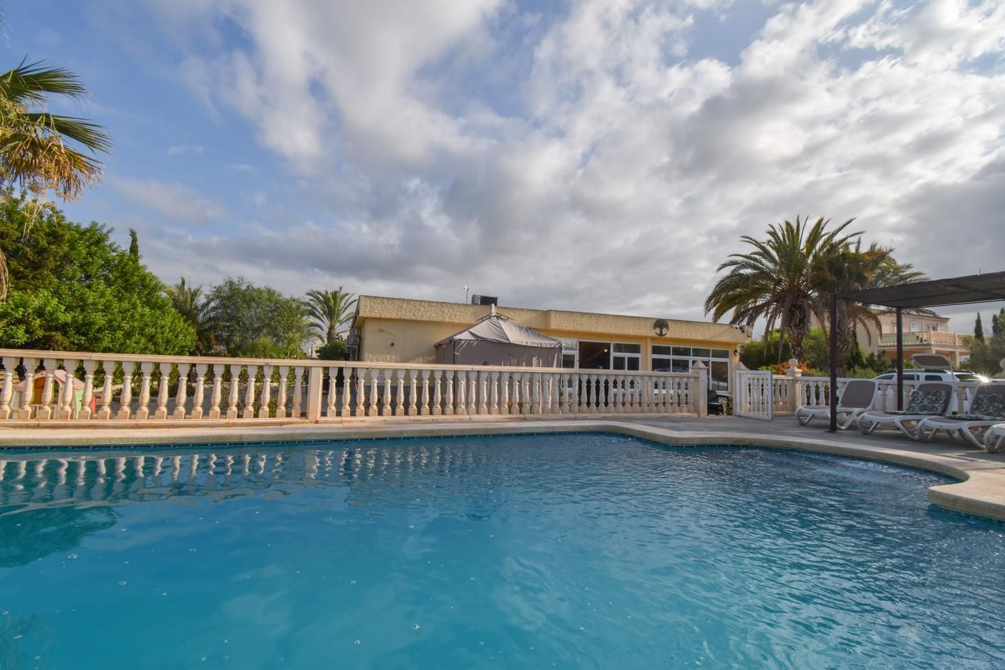 Piscina de Finca rústica en venda en Elche / Elx amb Jardí privat, Terrassa i Piscina