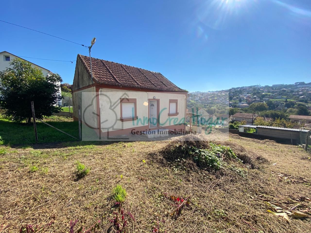 Vista exterior de Casa o xalet en venda en Vigo  amb Jardí privat i Traster