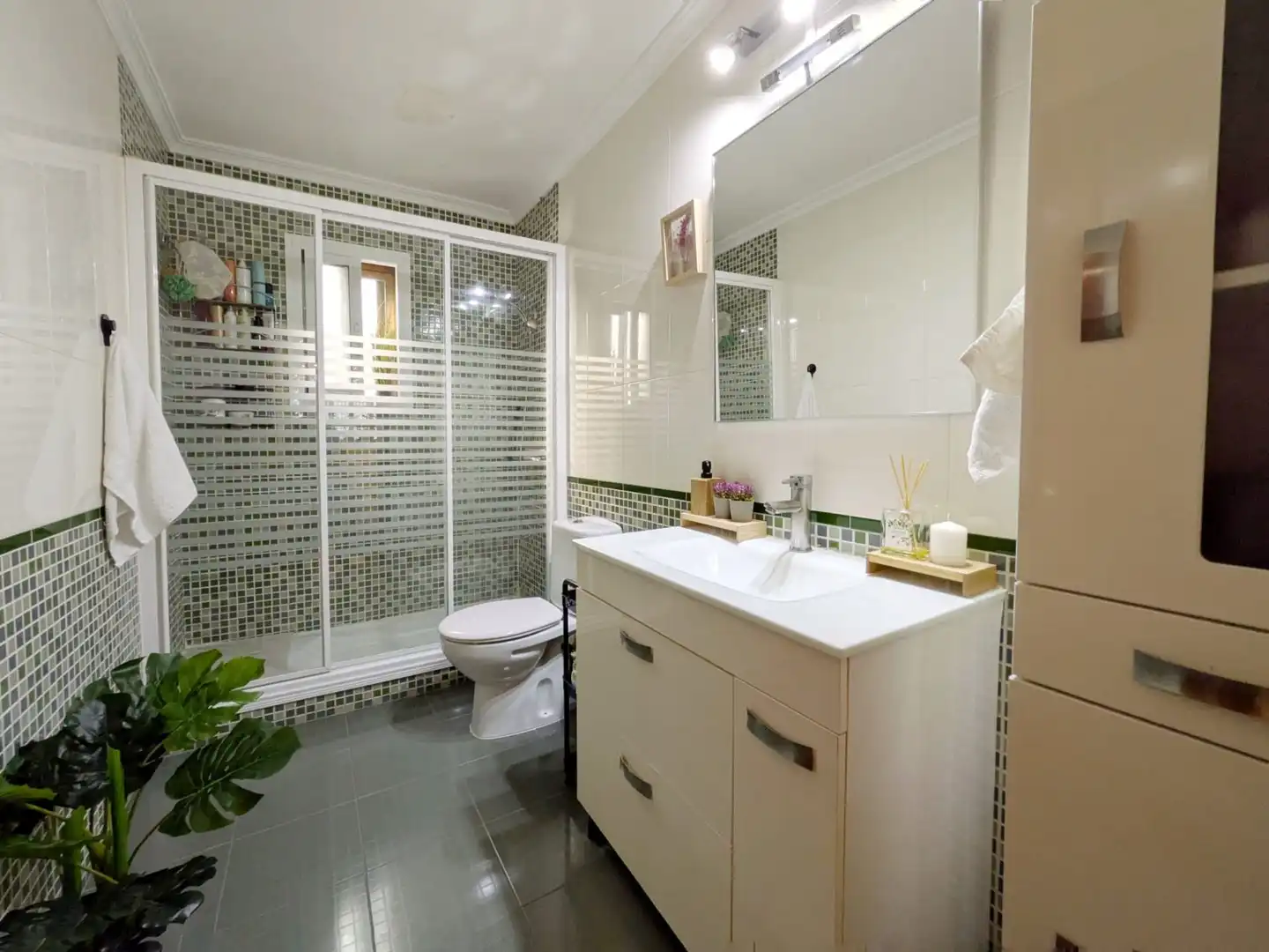 Bathroom of Flat for sale in Centro