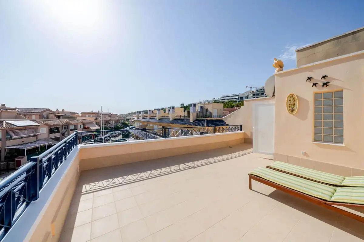 Terraza de Dúplex en venta en Santa Pola con Aire acondicionado, Calefacción y Jardín privado