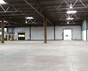 Industrial buildings to rent in Domeny