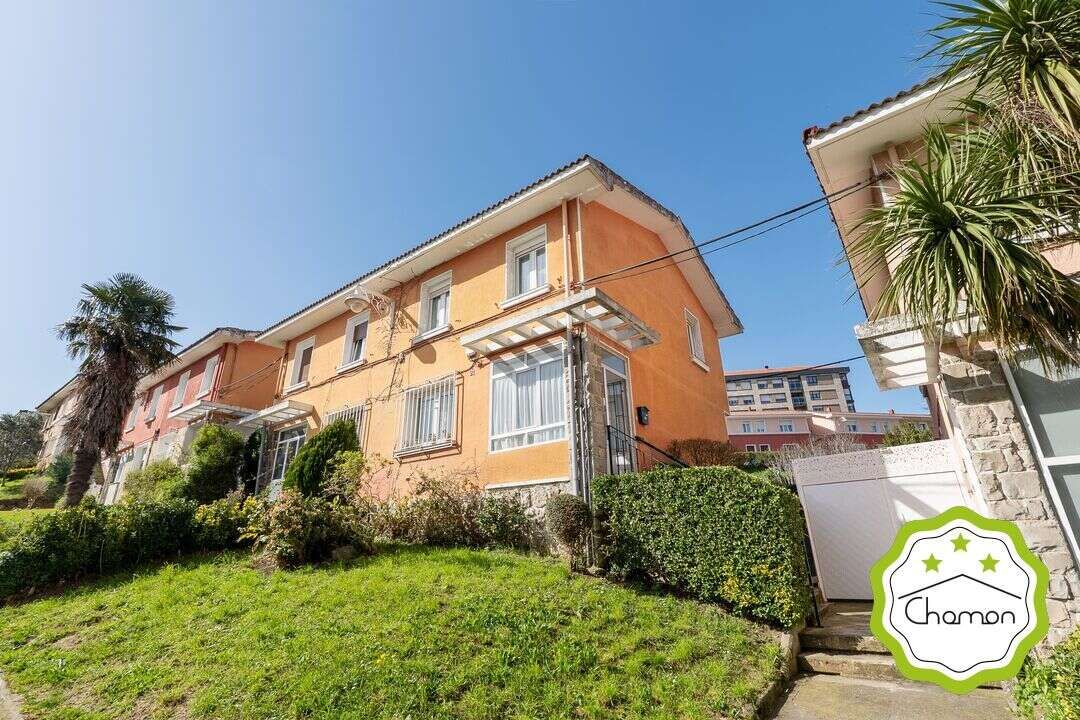 Exterior view of Single-family semi-detached for sale in Portugalete  with Private garden and Storage room