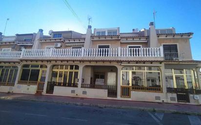 Exterior view of Single-family semi-detached for sale in Torrevieja  with Terrace and Swimming Pool