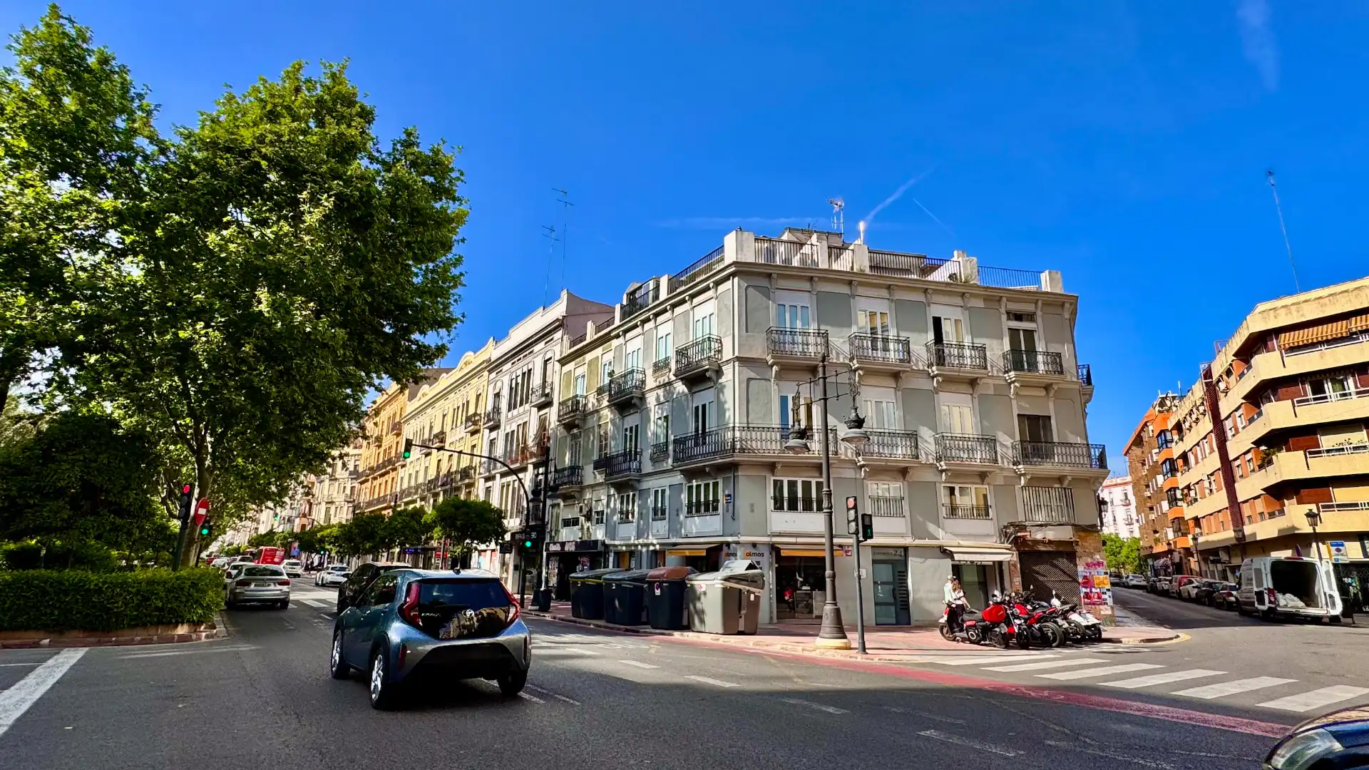 Vista exterior de Apartamento en venta en Valencia con Aire acondicionado, Calefacción y Horno