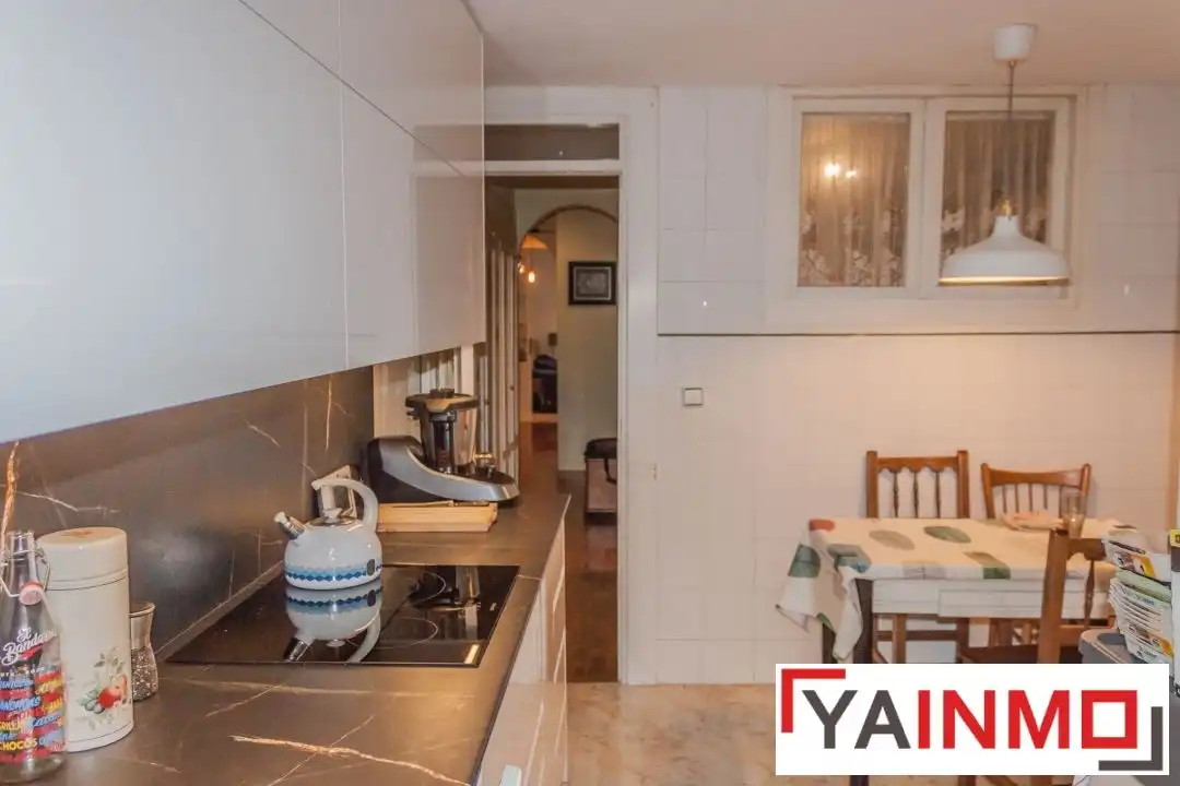 Cocina de Piso en venta en Vitoria - Gasteiz con Calefacción, Parquet y Balcón