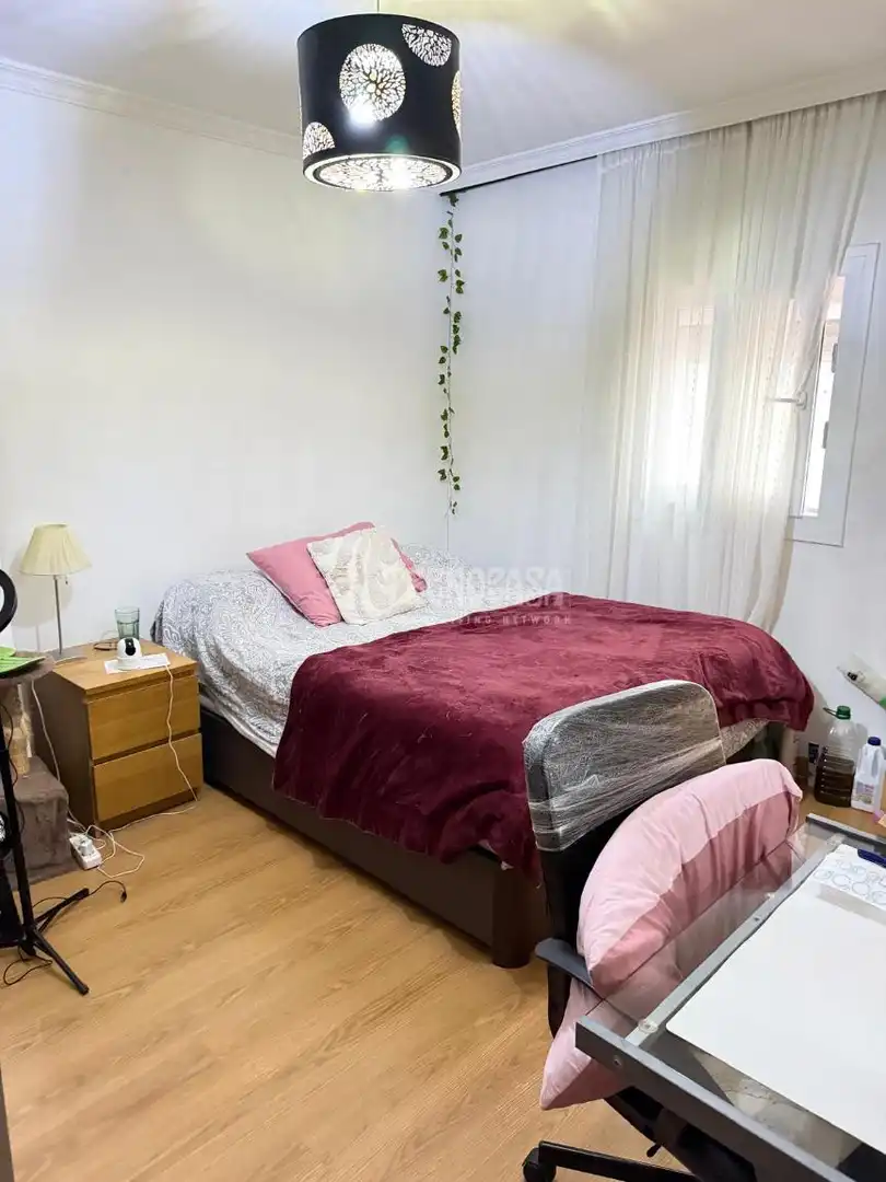 Bedroom of Flat for sale in Sevilla  with Air Conditioner