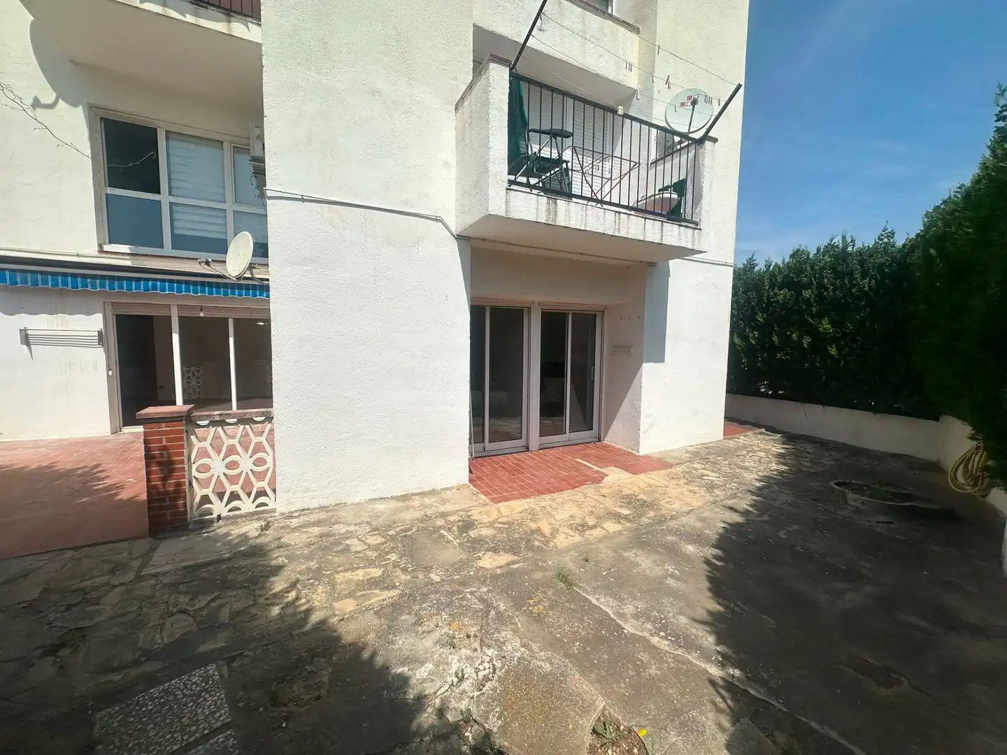 Vista exterior de Planta baixa en venda en Vandellòs i l'Hospitalet de l'Infant amb Jardí privat i Forn