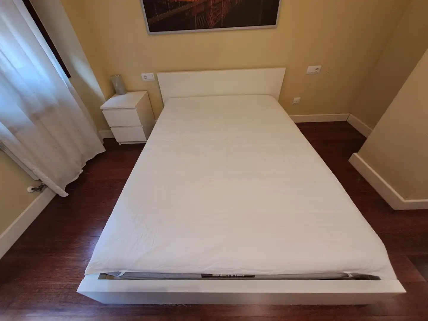 Schlafzimmer von Wohnung zur Miete in Oviedo  mit Möbliert und Balkon