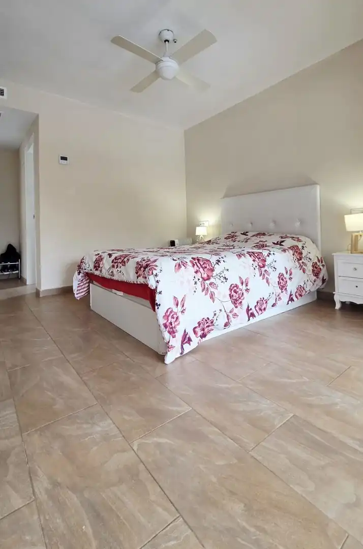 Schlafzimmer von Haus oder Chalet zum Verkauf in La Nucia mit Klimaanlage, Heizung und Privatgarten