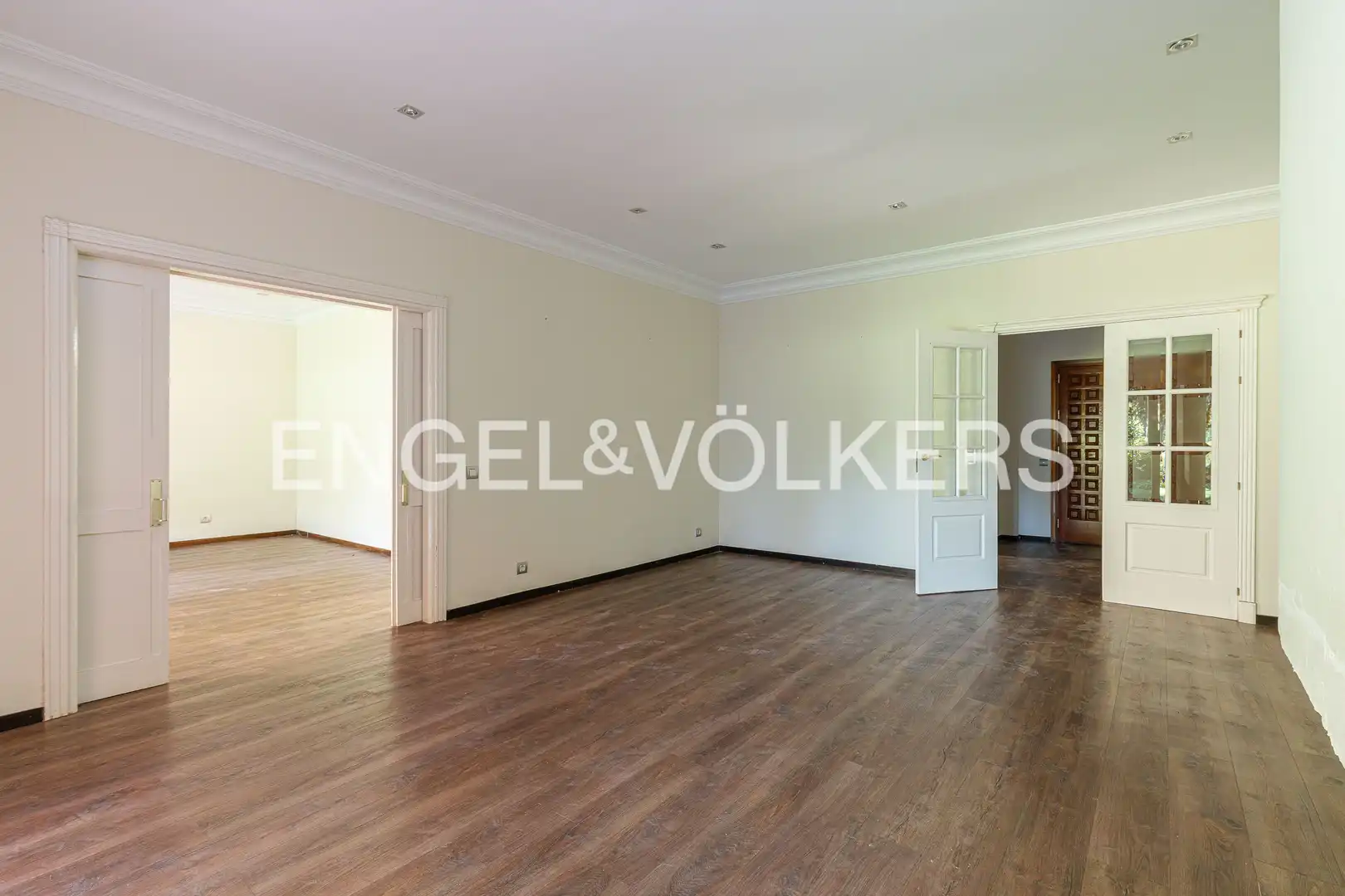 Sala d'estar de Casa adosada de lloguer en Boadilla del Monte amb Calefacció, Jardí privat i Parquet