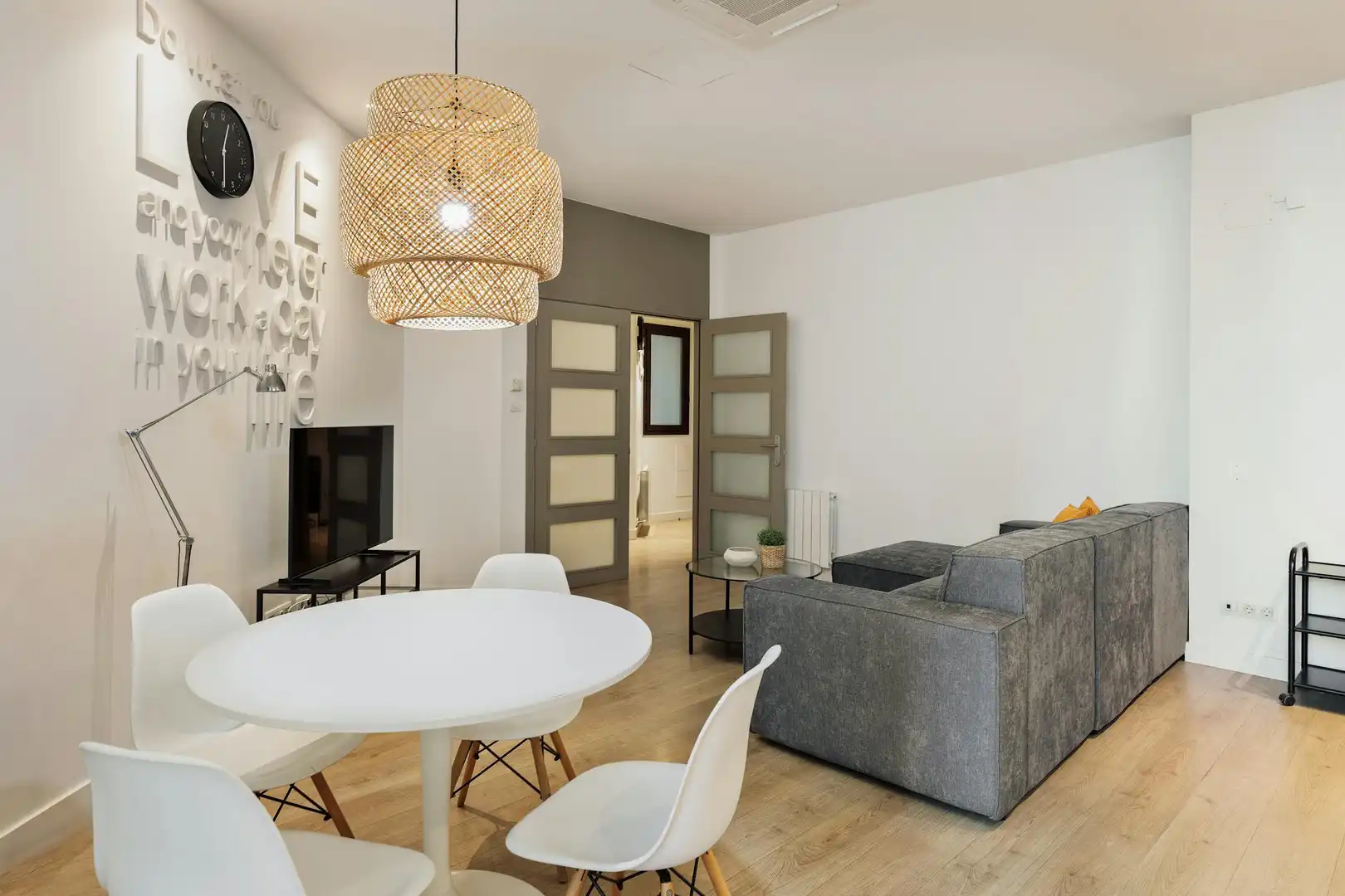 Wohnzimmer von Wohnung zur untervermieten in Barcelona mit Klimaanlage, Heizung und Möbliert
