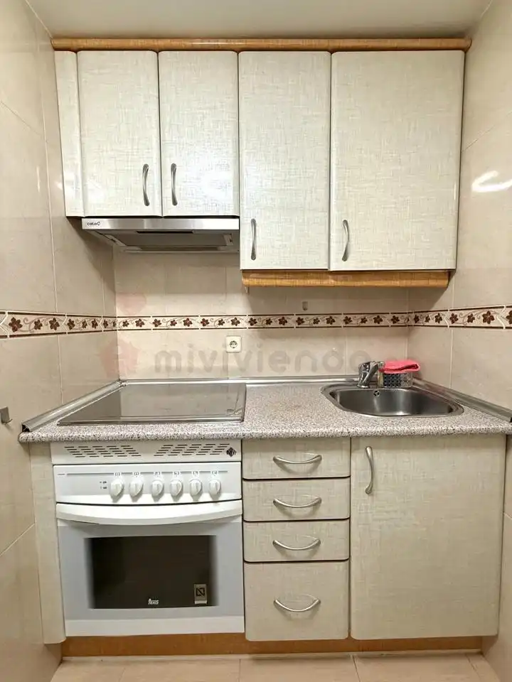 Cocina de Apartamento de alquiler en Madrid con Aire acondicionado, Calefacción y Piscina