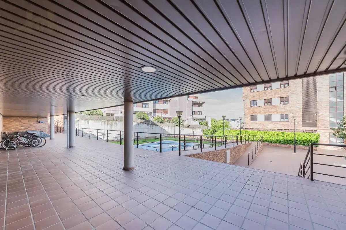 Terraza de Ático en venta en Arroyomolinos (Madrid) con Aire acondicionado, Calefacción y Jardín privado