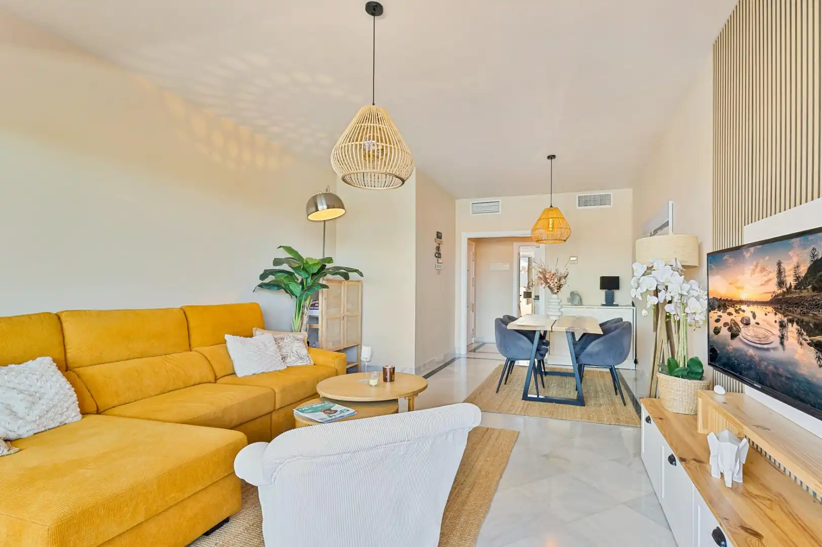 Living room of Apartments for sale in Marbella  with Air Conditioner, Heating and Terrace