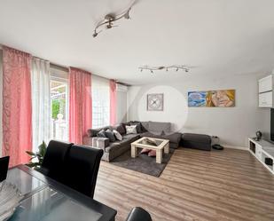 Sala d'estar de Casa adosada en venda en Boadilla del Monte amb Aire condicionat, Calefacció i Jardí privat