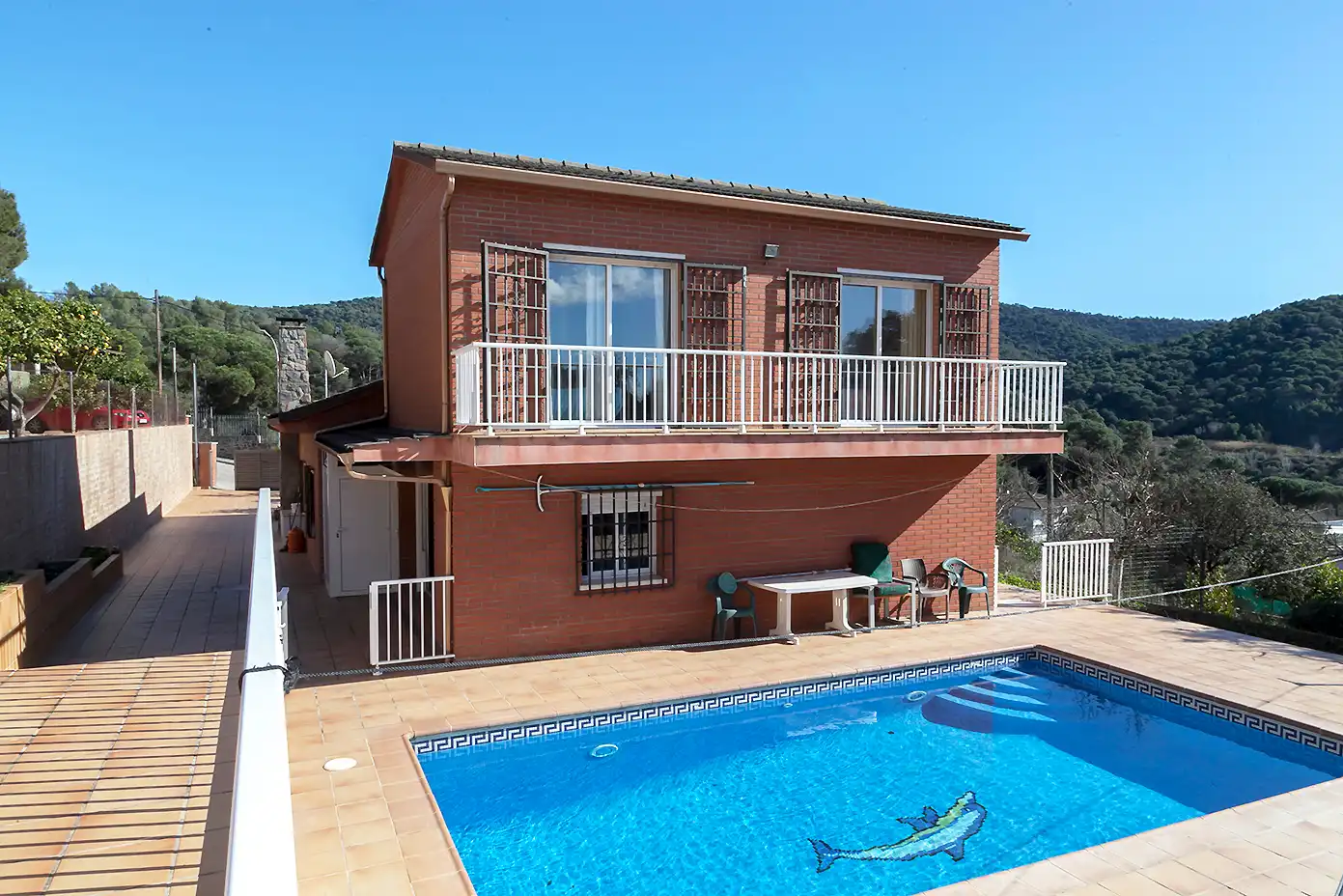 Vista exterior de Casa o xalet en venda en La Roca del Vallès amb Calefacció, Jardí privat i Terrassa