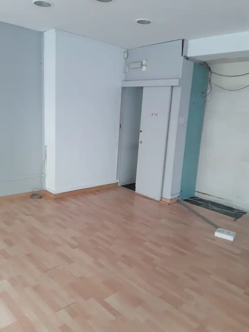 Local commercial à louer à Calle CRT. Vella 85, imagen 5