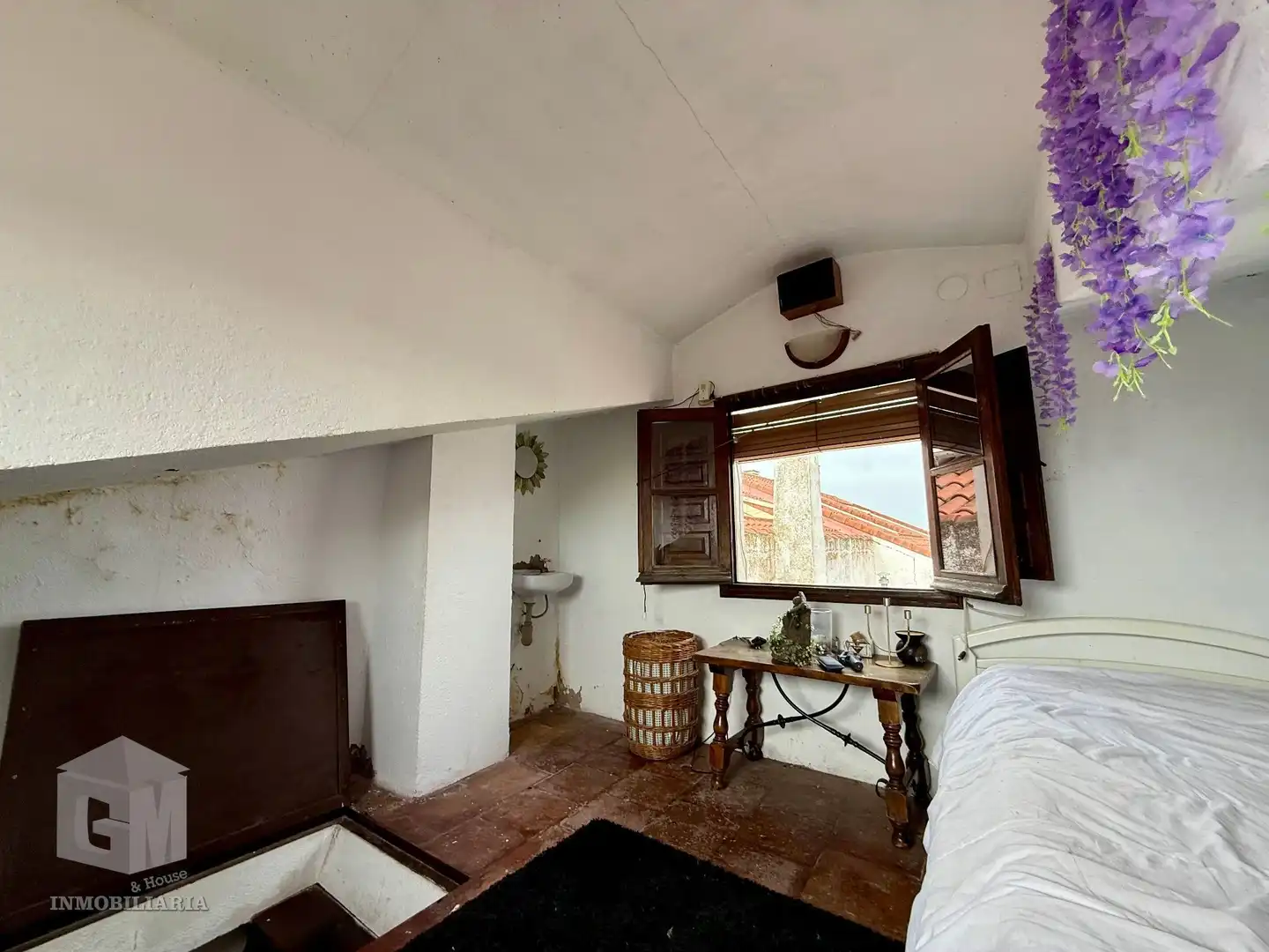 Sala d'estar de Finca rústica en venda en Villa del Prado amb Calefacció, Jardí privat i Traster
