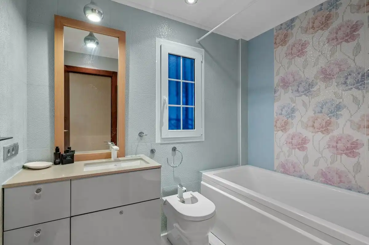 Bany de Apartament en venda en Orihuela amb Aire condicionat, Jardí privat i Terrassa