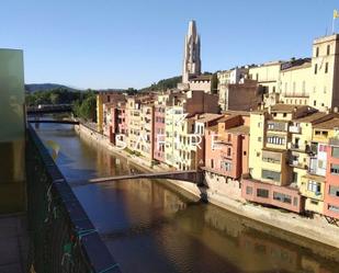 Exterior view of Duplex for sale in Girona Capital  with Air Conditioner and Terrace