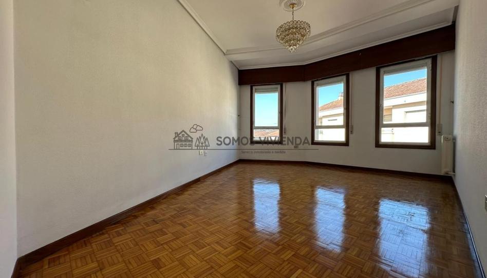 Foto 1 de Apartament en venda a Ventiun, Ourense