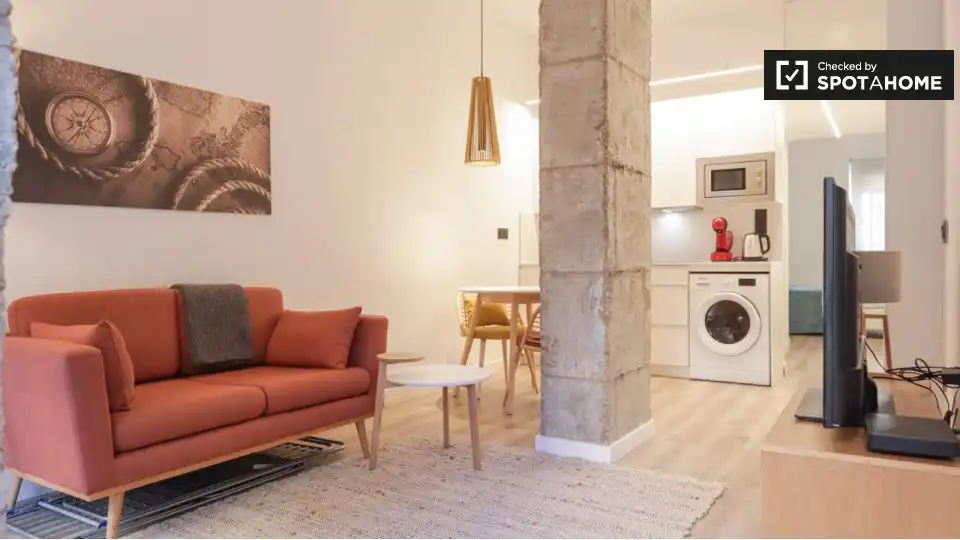 Living room of Flat for rent in Madrid  with Air Conditioner, Heating and Furnished